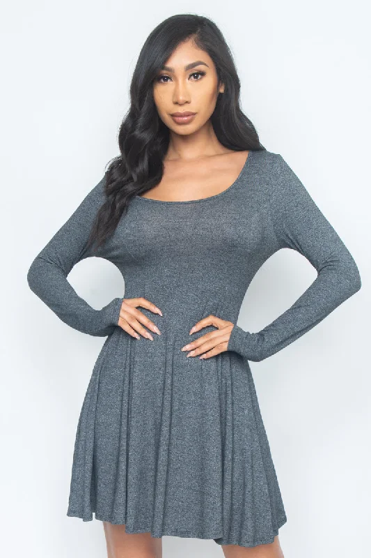 Long Sleeve Scoop Neck Solid Midi Dress (R5390)