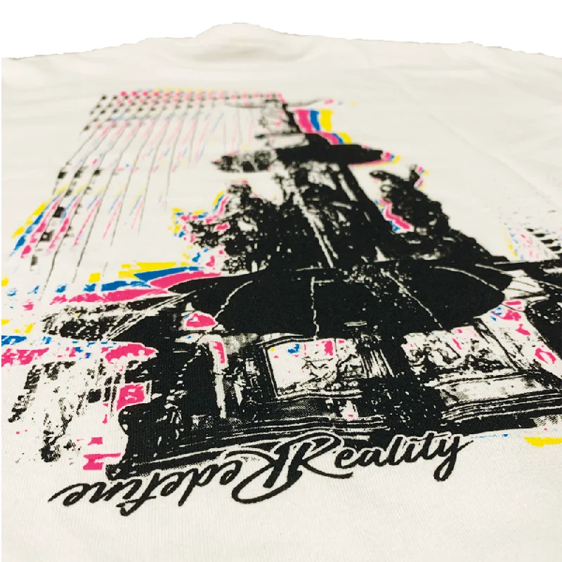 4 Color Glitch Fountain Square Tee