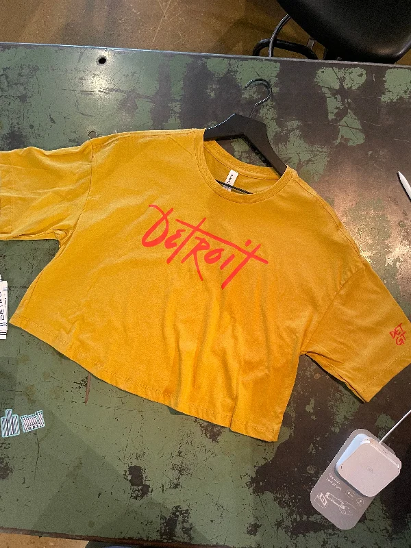 Detroit golden cropped tee