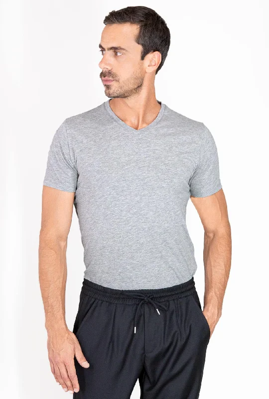 T-SHIRT GRIS CUELLO V